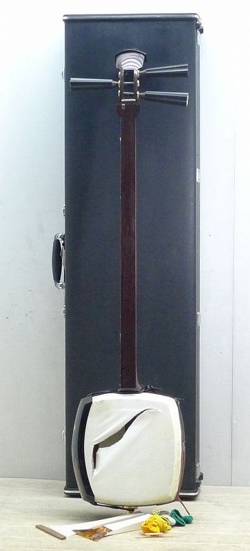 三味線、日本民謡全集、教本、付属品一部あり、表面破れ有ります